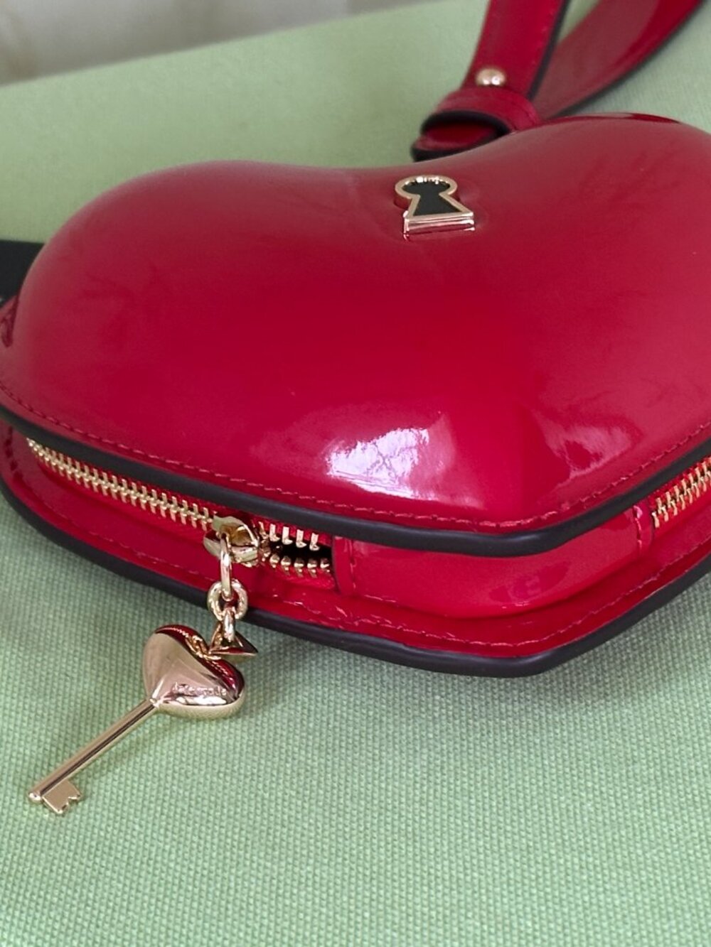 KATE SPADE KEY TO MY HEART WRISTLET:NWT CHERRY ROUGE - Picture 11 of 16